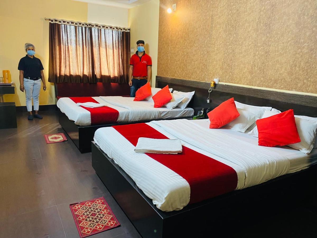 Hotel The Avenue Gamharia Exterior photo
